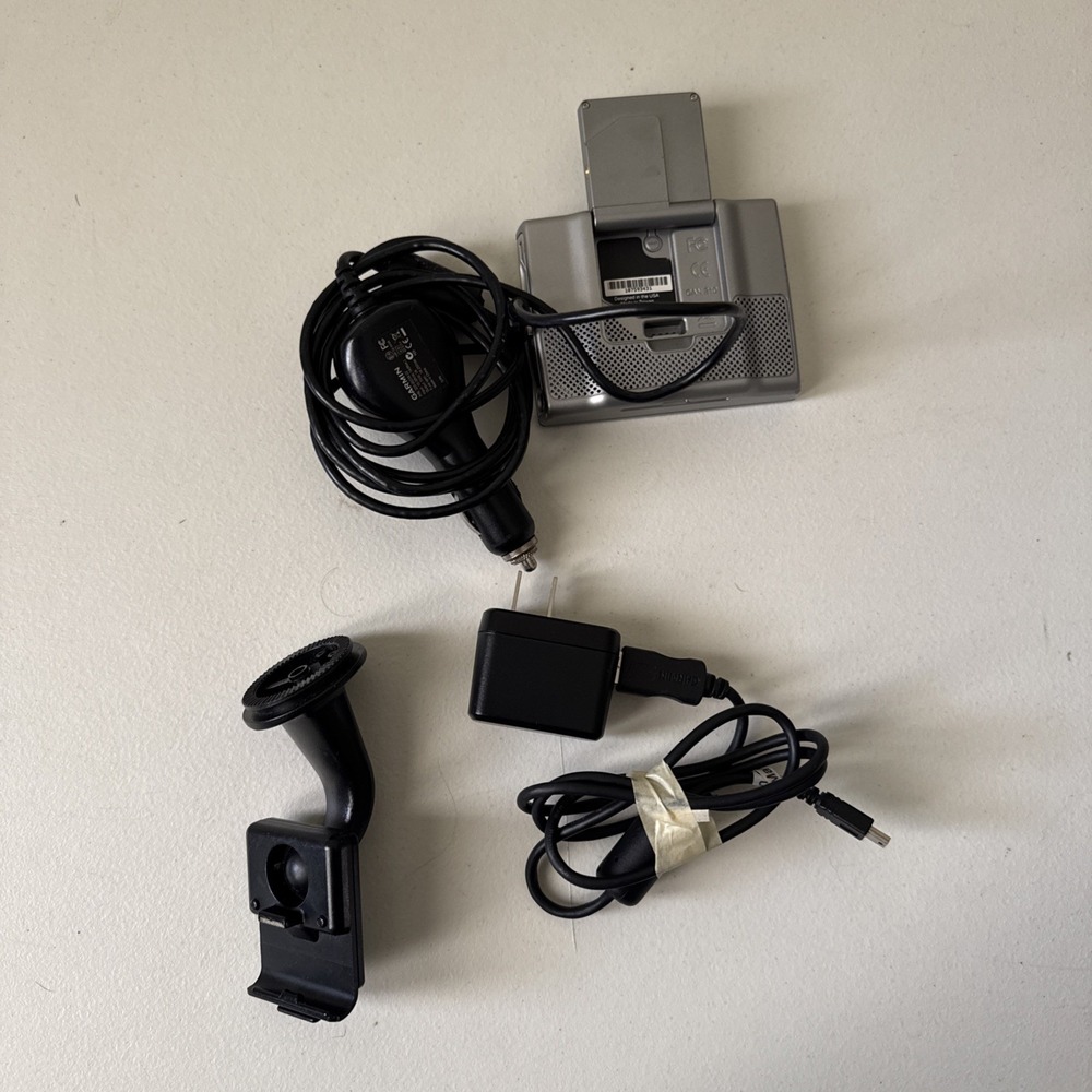 Garmin Nuvi 50LM Black 5" LCD Touch Screen GPS Navigation - Tested
